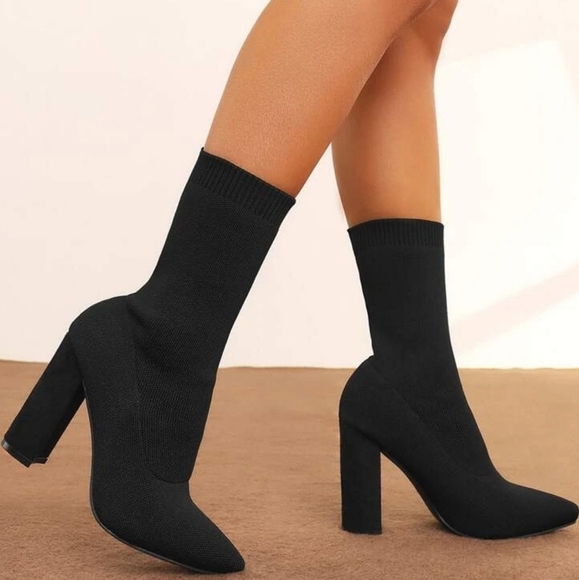 𝙉𝙀𝙒 𝙄𝙉🖤𝑾𝒆𝒆𝒌𝒆𝒏𝒅 𝑫𝒓𝒆𝒂𝒎𝒊𝒏𝒈 𝑪𝒍𝒂𝒔𝒔𝒊𝒄 𝑩𝒐𝒐𝒕𝒊𝒆 - Picture 3 of 3